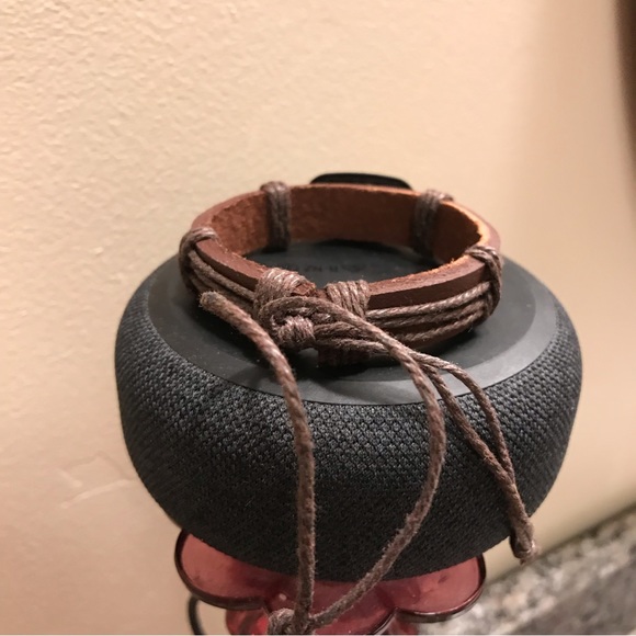 Symbol of peace bracelet - Picture 2 of 2